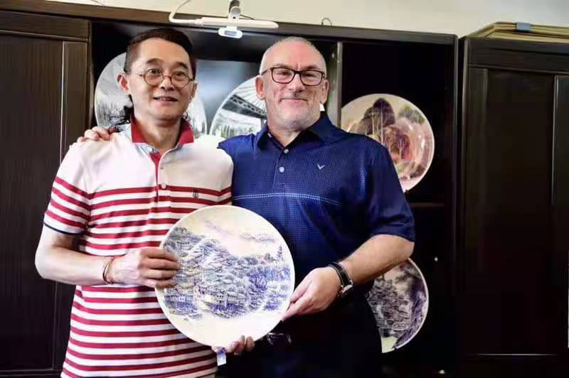 龚临滨(图2) 龚临滨(图2)